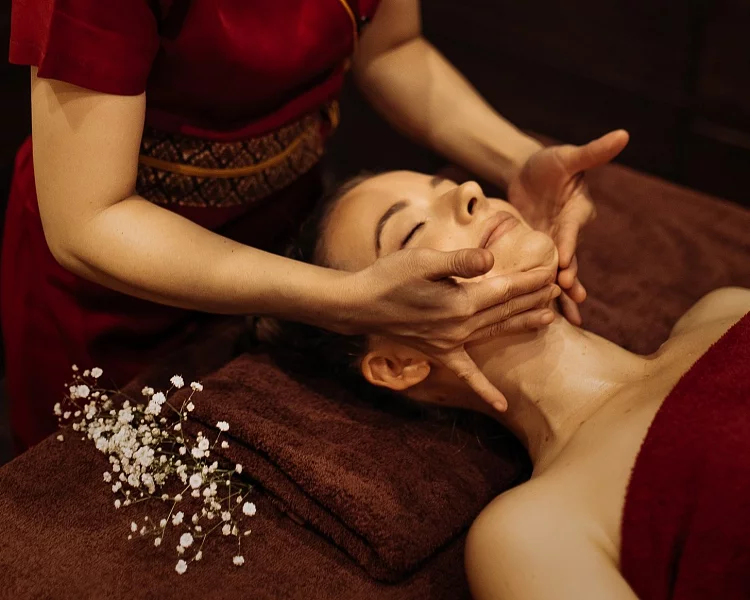 Подарочный сертификат на 14 февраля на лифтинг-массаж лица