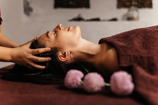 Подарочный сертификат на Новый год для женщины на сумму 15000 рублей